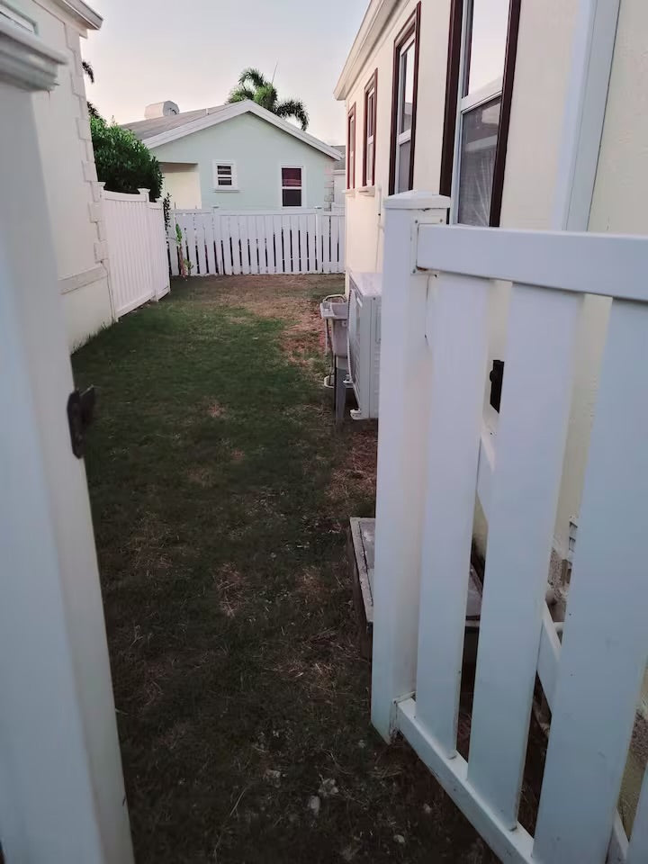 Mango Ave Coverley