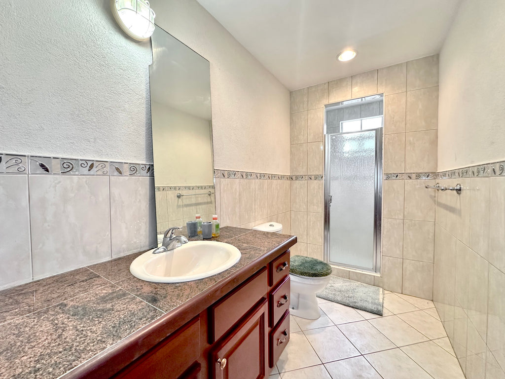 Salem Heights, 2 Bedroom Apartment Attached
