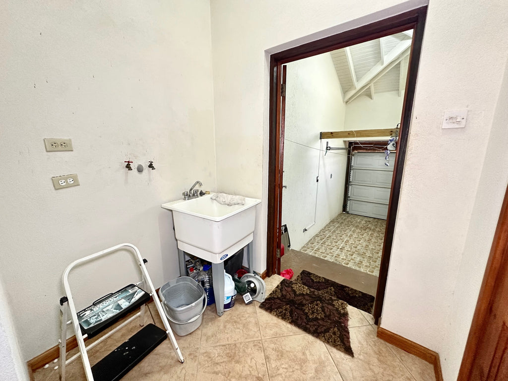 Salem Heights, 2 Bedroom Apartment Attached