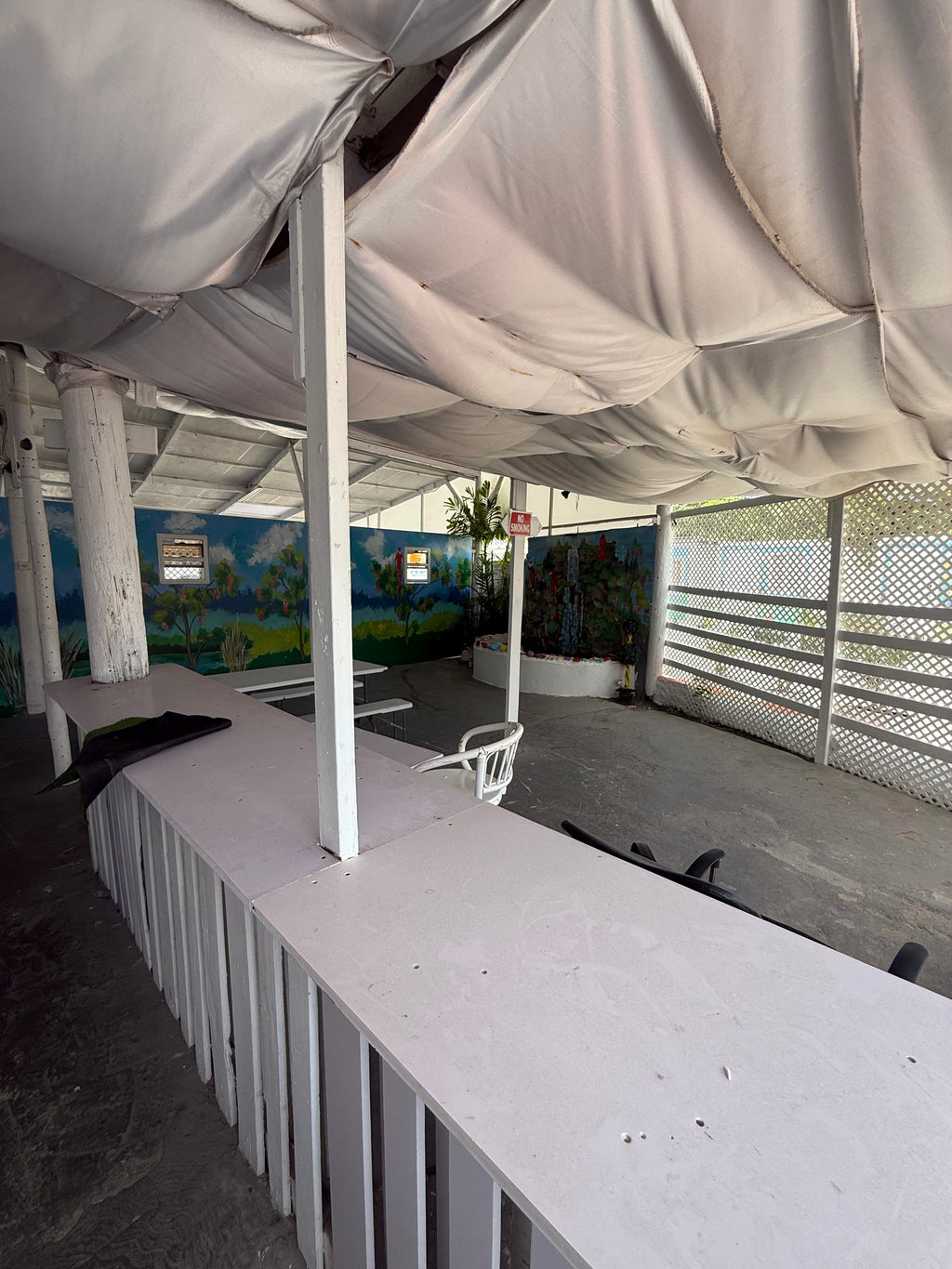 South Coast, Bar